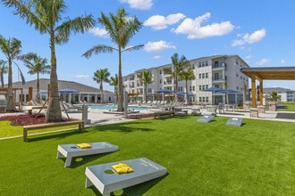 Marlowe Jacaranda in Venice, FL - Foto de edificio - Building Photo