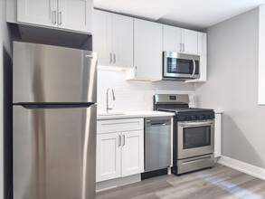 3940 N Janssen in Chicago, IL - Building Photo - Building Photo