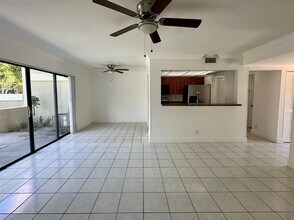 8801 W Sample Rd in Coral Springs, FL - Building Photo - Building Photo