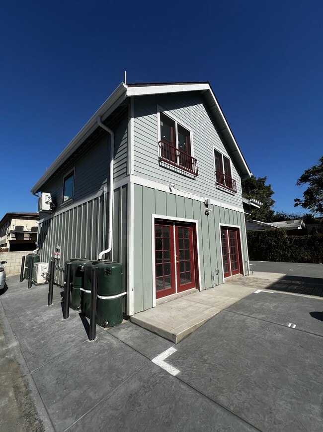 property at 1511 W 28th St
