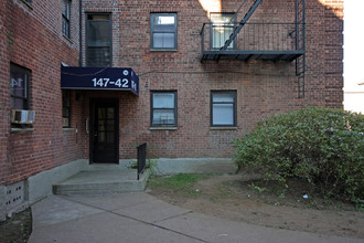 147-42 75th Ave in Flushing, NY - Building Photo - Building Photo