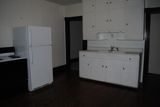 603 Silver St, Unit Apt 1 in Manchester, NH - Foto de edificio - Building Photo