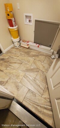 1914 SE Thurston St photo'