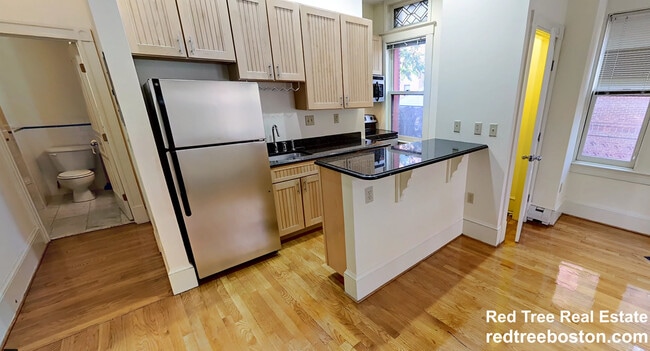 property at 195 Commonwealth Ave
