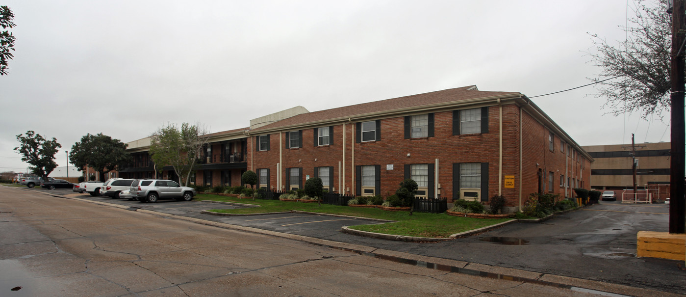 Villa D'Orleans Condominiums Work in Metairie, LA - Foto de edificio