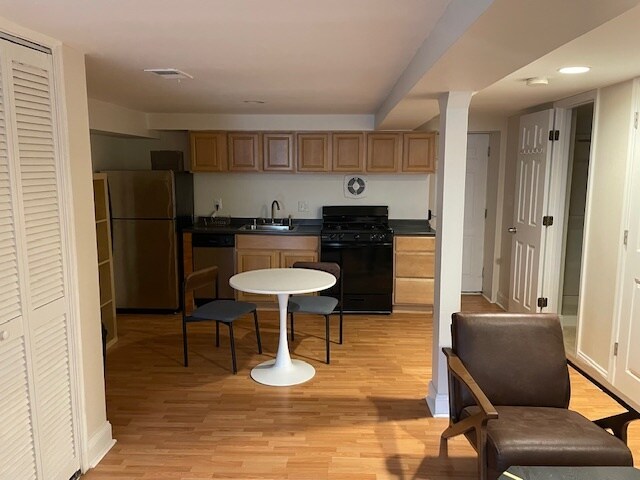 1126 8th St NE, Unit Basement apartment in Washington, DC - Building Photo - Building Photo