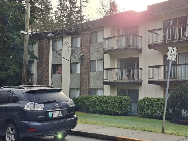 1320 King Albert Ave in Coquitlam, BC - Building Photo - Building Photo