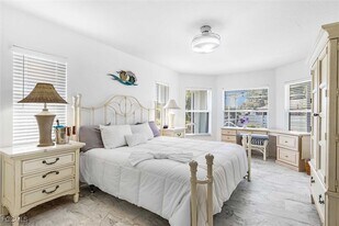 310 SE 47th St in Cape Coral, FL - Building Photo