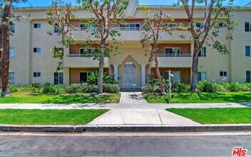 4358 Mammoth Ave, Unit 4358 Mammoth Ave. #26 in Sherman Oaks, CA - Building Photo - Building Photo
