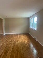 933 Cedarwood Dr in Pittsburgh, PA - Building Photo - Building Photo