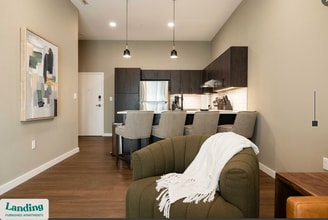 1364 E Battlefield Rd in Springfield, MO - Building Photo - Building Photo