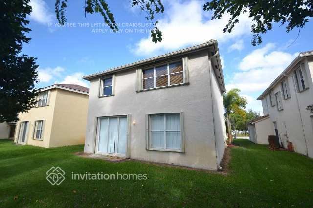 12668 SW 44th St in Miramar, FL - Building Photo - Building Photo
