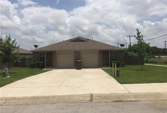 1004 Drover's Cove in Georgetown, TX - Building Photo - Building Photo