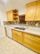 6568 SW 41st Pl in Davie, FL - Building Photo - Building Photo