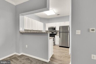 12909 Alton Square in Herndon, VA - Building Photo - Building Photo