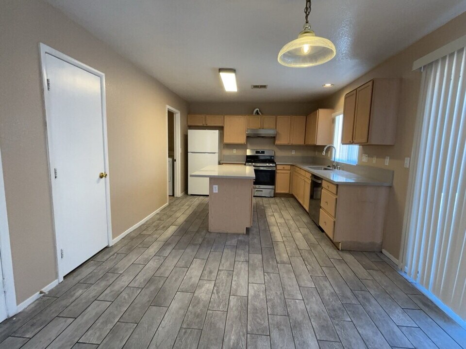 4454 Scarlet Sea Ave in North Las Vegas, NV - Building Photo