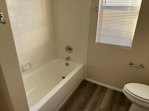 23433 N 39th Ln in Glendale, AZ - Foto de edificio - Building Photo