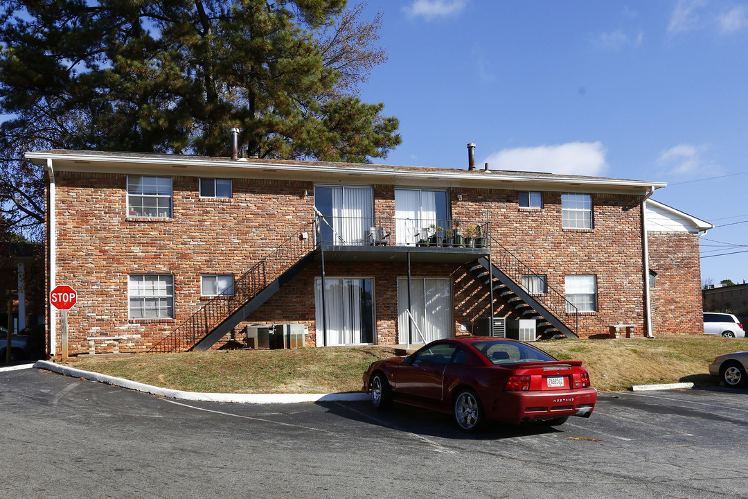 Woodgate Apartments in Atlanta, GA - Foto de edificio