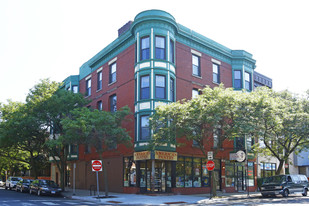 701-703 W Willow St in Chicago, IL - Building Photo