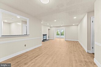 10066 Oakton Terrace Rd-Unit -10066 in Oakton, VA - Building Photo - Building Photo