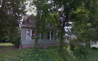 5300 Grand Central Ave in Vienna, WV - Building Photo