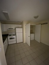 300 S Cherry St-Unit -L in Kernersville, NC - Building Photo - Building Photo