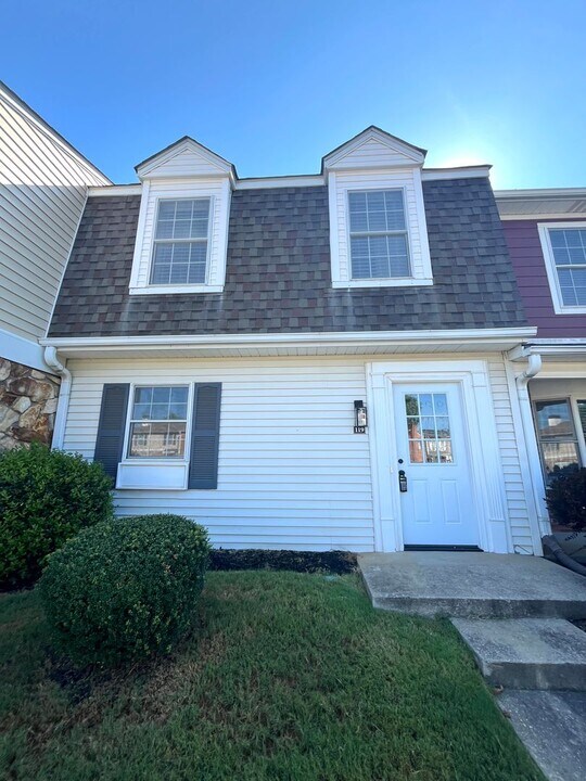119 Shady Tree Dr in Taylors, SC - Building Photo