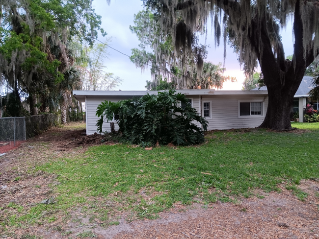 property at 1120 Northshore Dr
