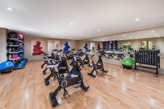 Villa Siena Apartment Homes in Irvine, CA - Foto de edificio - Building Photo