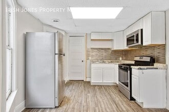 195 Auburn Ave in Buffalo, NY - Building Photo - Building Photo