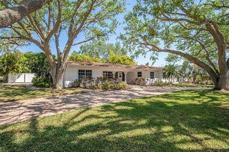 1100 Snell Isle Blvd NE in St. Petersburg, FL - Building Photo - Building Photo