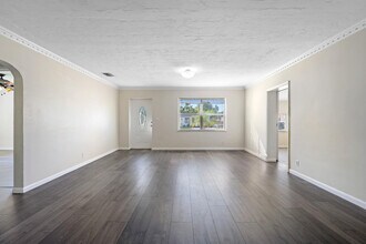 1535 Plunkett St in Hollywood, FL - Foto de edificio - Building Photo
