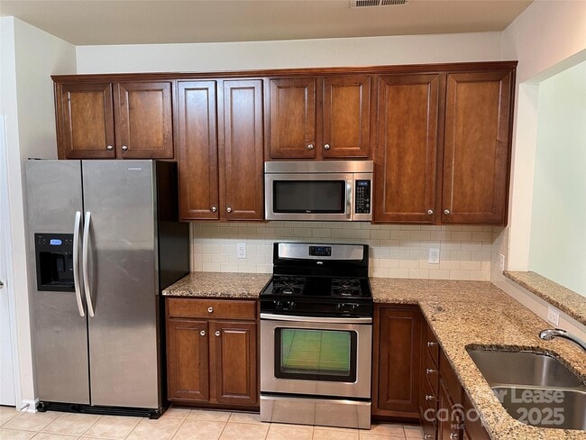 15400 Canmore Street in Charlotte, NC - Building Photo - Building Photo