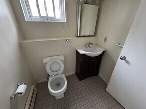 22 Hingham St, Unit 4B in Cambridge, MA - Foto de edificio - Building Photo