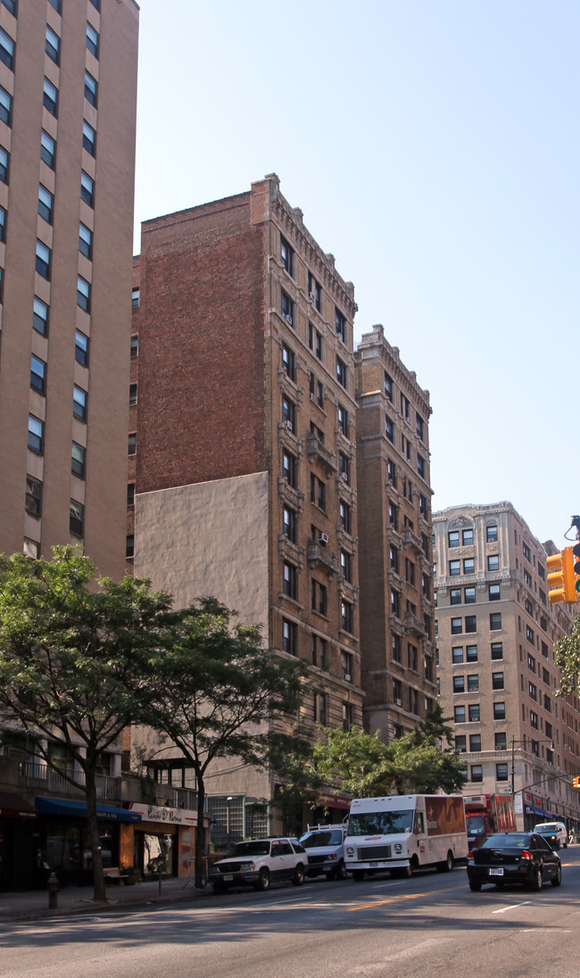 1225 Amsterdam Ave in New York, NY - Building Photo - Building Photo