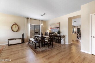 5304 W Buckskin Trail in Phoenix, AZ - Building Photo - Building Photo
