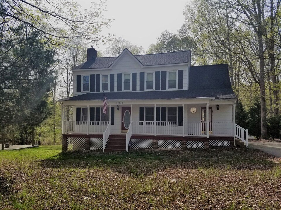 15536 Pypers Pointe Dr in Chesterfield, VA - Building Photo