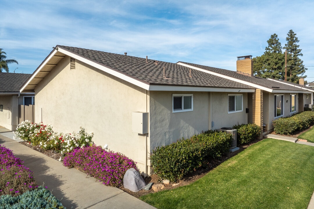 Tustin Verdes Condominiums in Tustin, CA - Building Photo