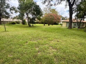 112 Runnels St in Willis, TX - Building Photo - Building Photo