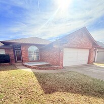 1016 Westbury Terrace in Yukon, OK - Building Photo