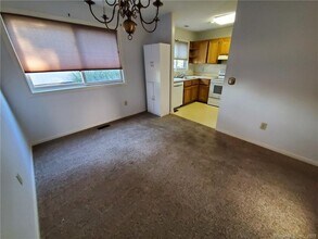 27 Crows Nest Ln in Danbury, CT - Building Photo - Building Photo