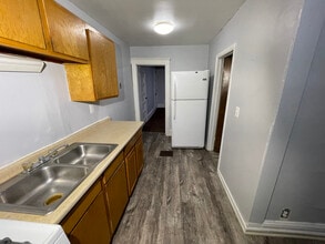 709 Steward Ave in Jackson, MI - Foto de edificio - Building Photo