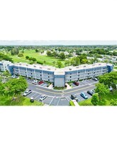 7787 Golf Cir Dr in Margate, FL - Building Photo