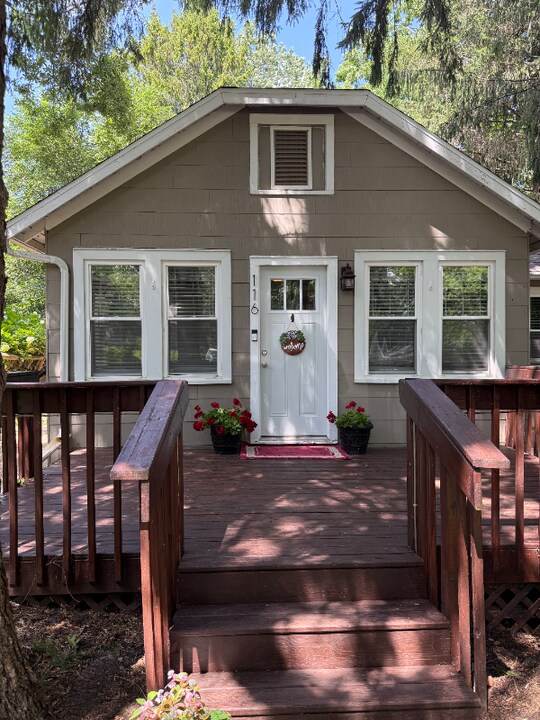 116 Sioux Dr in Edgerton, WI - Building Photo
