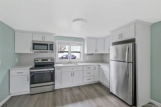 4 Hudson Ave in Sayville, NY - Building Photo - Building Photo