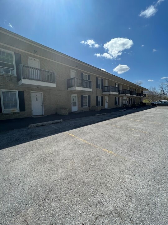 100 Carter Dr, Unit 08 in Princeton, WV - Building Photo