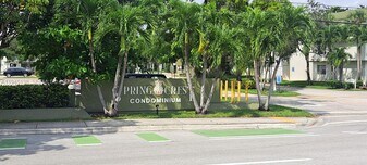 4255 N University Dr in Sunrise, FL - Building Photo