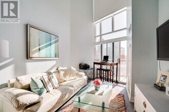 255 Richmond St E in Toronto, ON - Building Photo - Building Photo