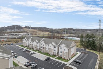 Boundary Lofts in Cranberry Township, PA - Foto de edificio - Building Photo