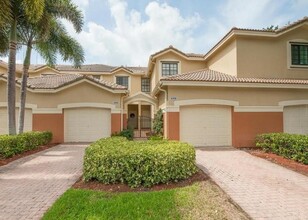 4008 Peppertree Dr in Weston, FL - Foto de edificio - Building Photo